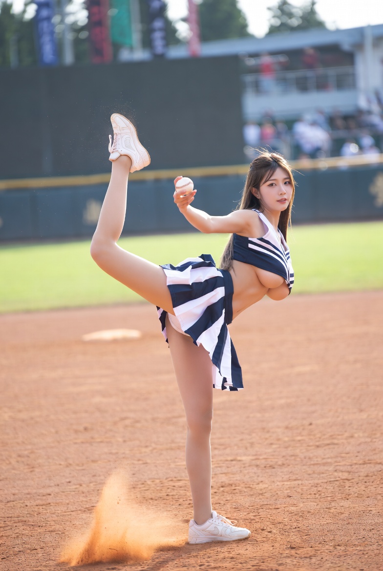 Cheerleader kick-off guests