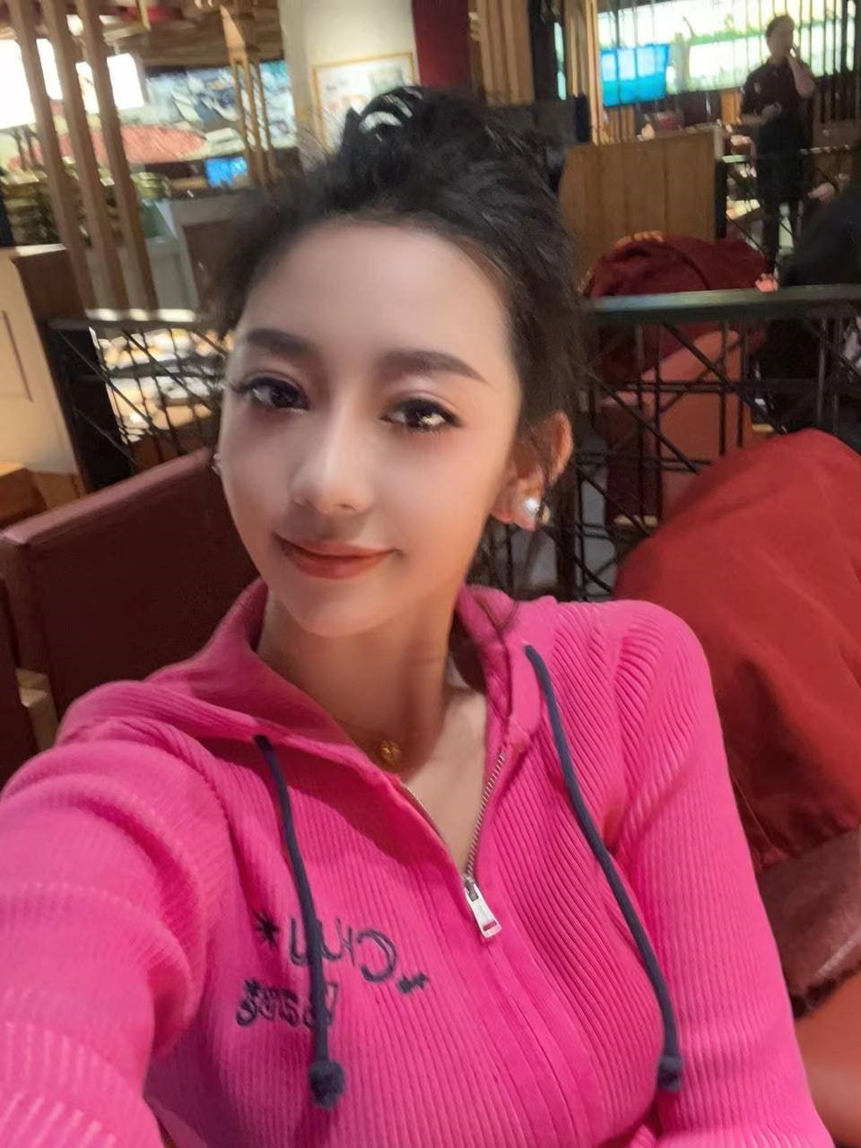 Dance school teacher carries boyfriend cheating exposure