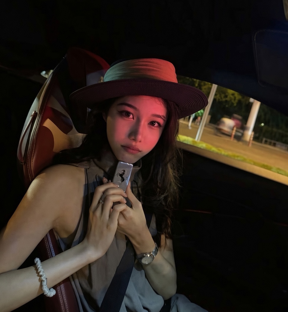 Meng Yiqin, 21, TikTok Internet celebrity, broke the news that gangster Qian